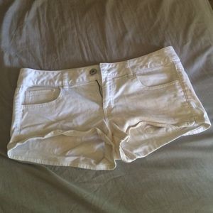 White American Eagle jean shorts