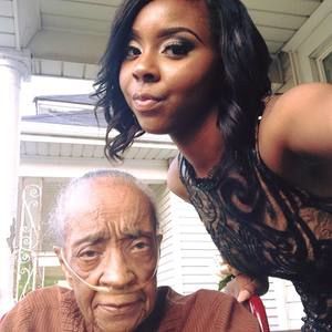 Meet your Posher, Dalia