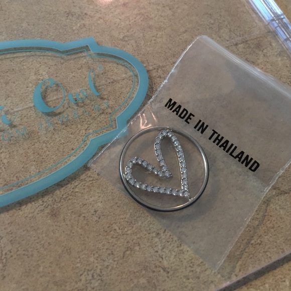 Large Locket Swarovski Plate. NWT