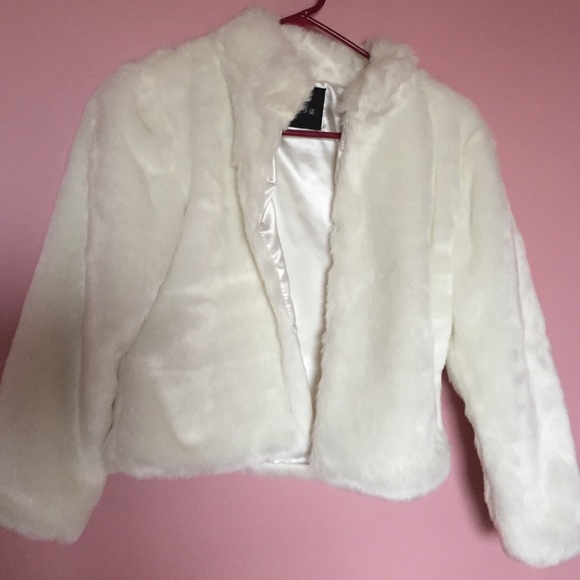 FAUX FUR CROP COAT