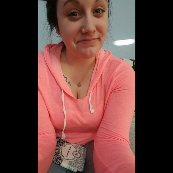 Meet your Posher, Chelsie - Picture 1 of 1