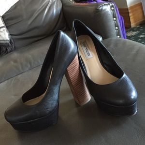 Steve Madden platform pumps