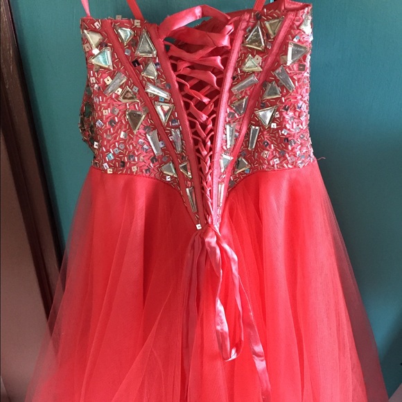 Adorable Homecoming Dress❤️❤️❤️ - Picture 3 of 4