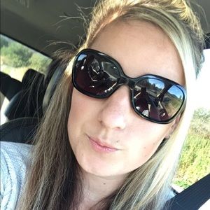 Meet your Posher, Steffine