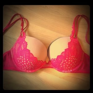 Victoria Secret 32DD bra EUC