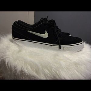 Nike janoski women's size 7.5