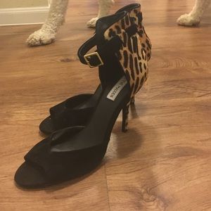 Steve Madden Black/Leopard Sandals