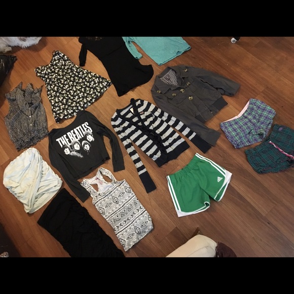 Tops - Picture 3 of 4