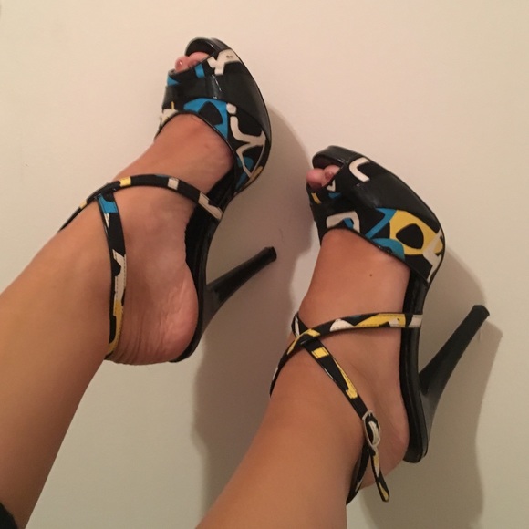 Sarah Jayne platform pumps