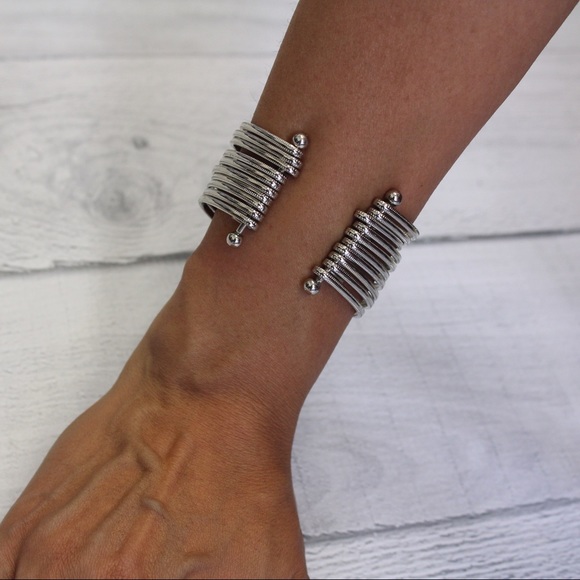 SILVER CUFF BRACELET💫