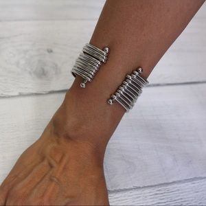 SILVER CUFF BRACELET💫