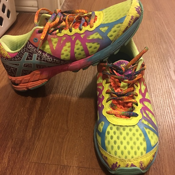 Size 9.5 tennis