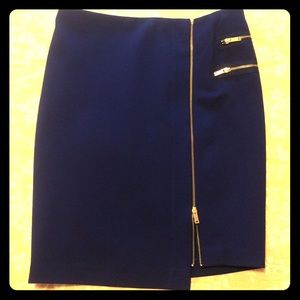 Navy skirt with zipper details