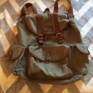 Like new olive back pack!