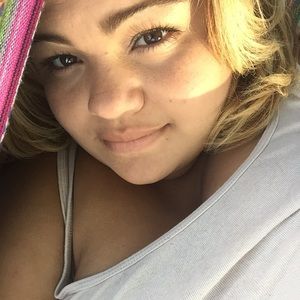 Meet your Posher, Pamela