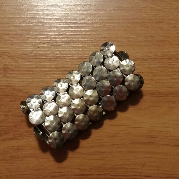 Pretty stretchy bangle