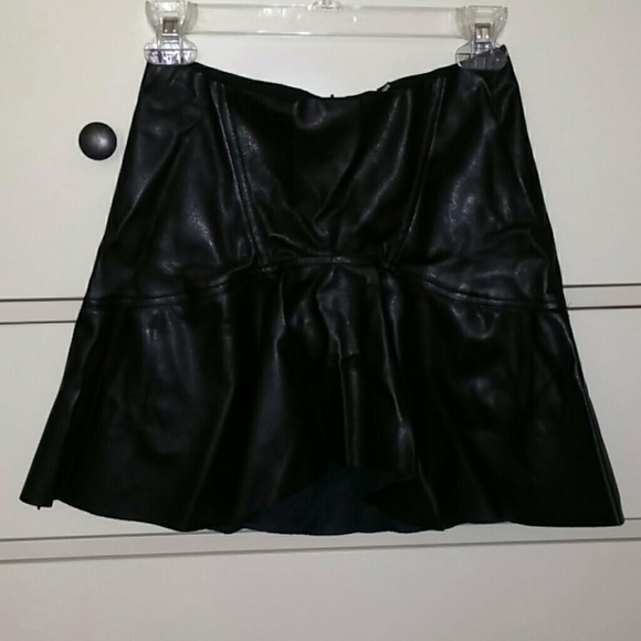 NEW ZARA Faux Leather Skirt
