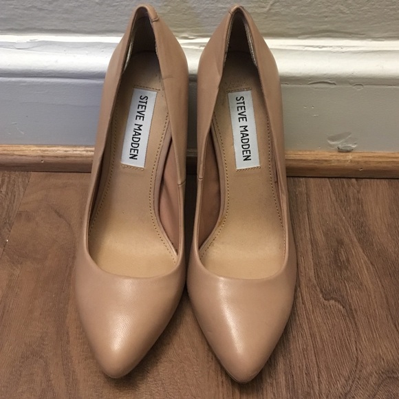 Nude Steve Madden Pumps