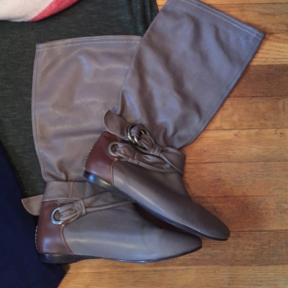 Tan leather boots - Picture 2 of 3