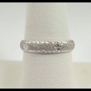 14k White Gold Light Weight Wedding Band