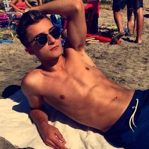 Meet your Posher, Chase