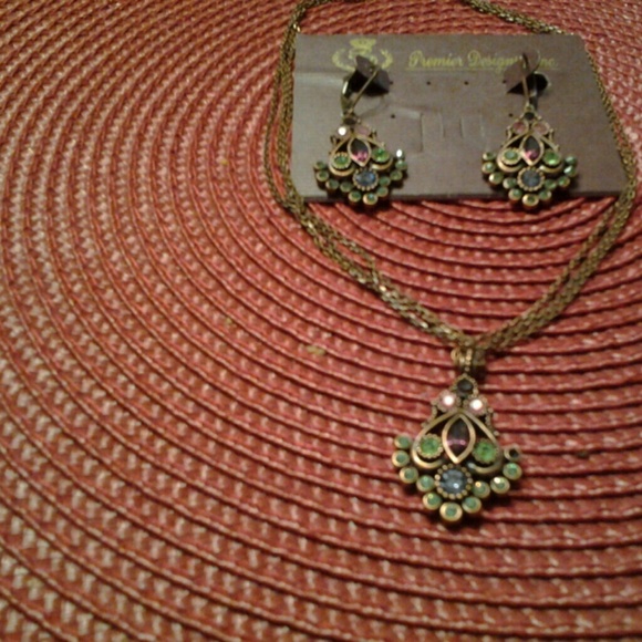 Multi colored new earrings and matching pendant - Picture 1 of 3