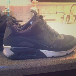 Nike Air Max 90 --in mint condition