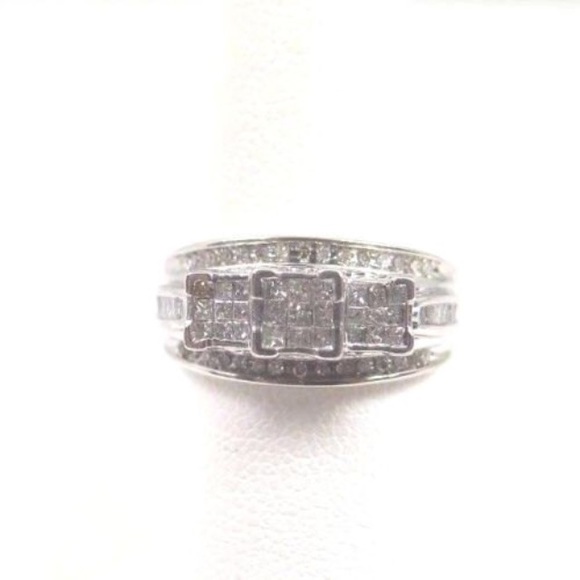 10k White Gold Past Present & Future Diamond Ring