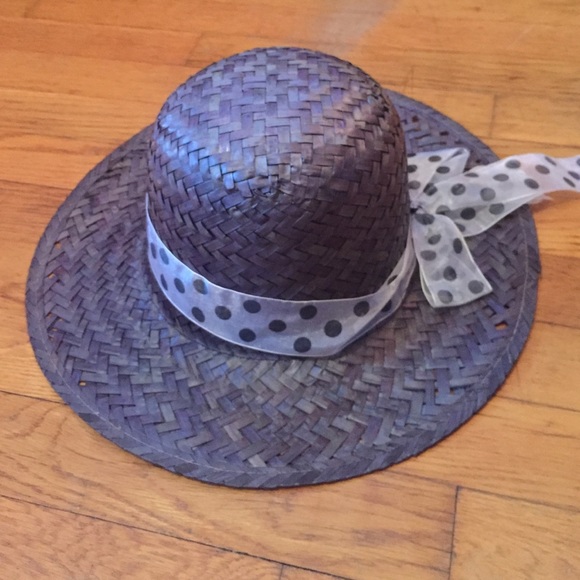 Black beach hat - Picture 1 of 2