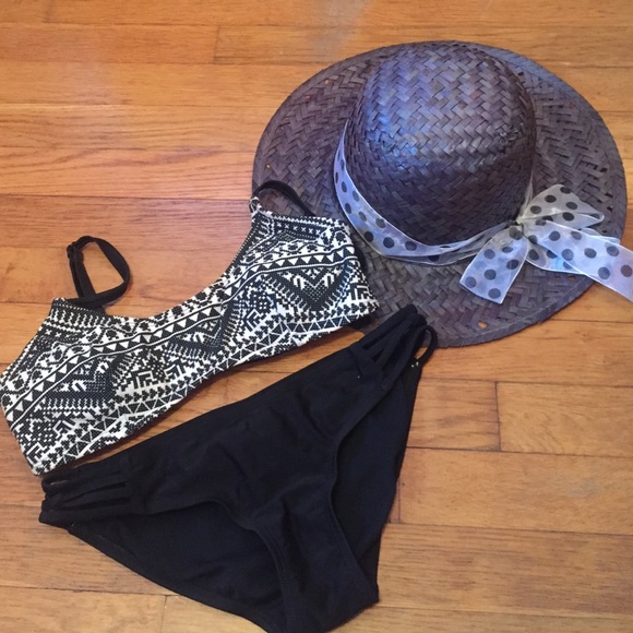 Black beach hat - Picture 2 of 2