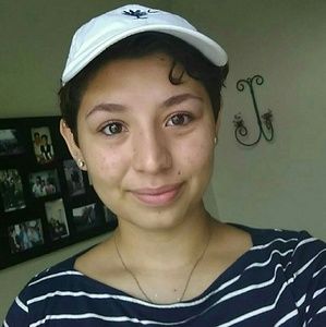 Meet your Posher, Daniela