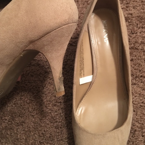 Heels - Picture 2 of 3