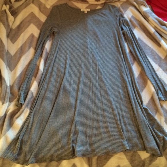Gray long sleeve flowy dress!