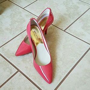 MICHAEL Michael Kors flex leather high heel pump