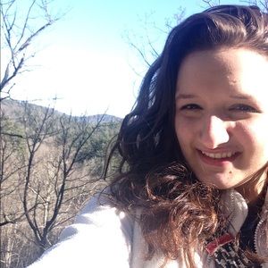 Meet your Posher, Monica