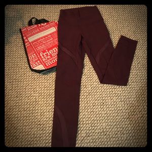 Lululemon size 2 maroon yoga pants with mesh