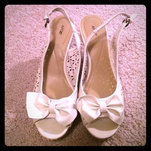 White bow wedges