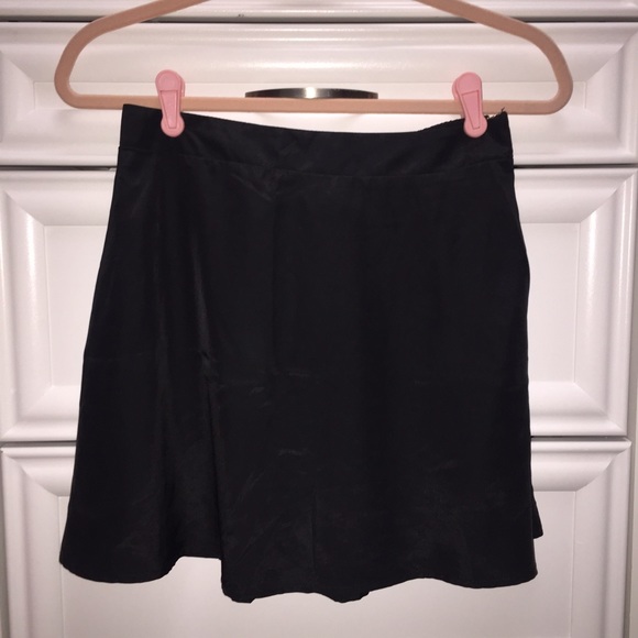 NWOT - Tobi "Around the Globe" Black Mini Skirt - Picture 2 of 2