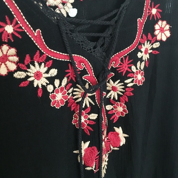 Worn once ! Super cute long sleeves top - Picture 3 of 4