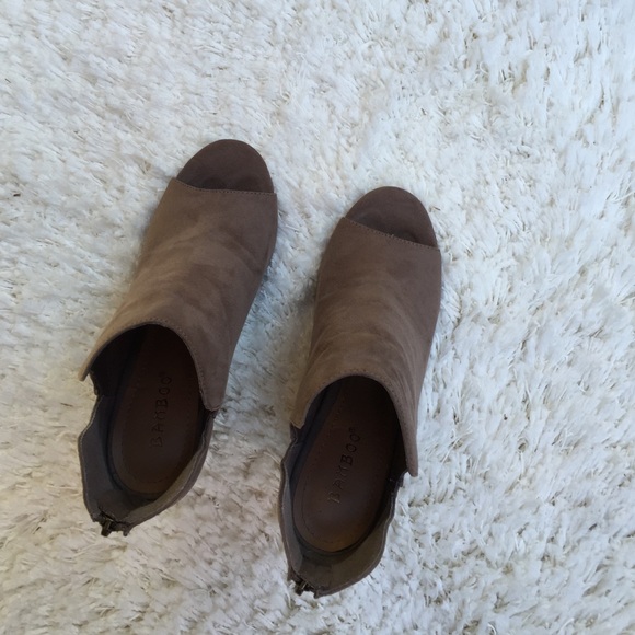 LAST - Cut it out peep toe booties - Picture 3 of 4