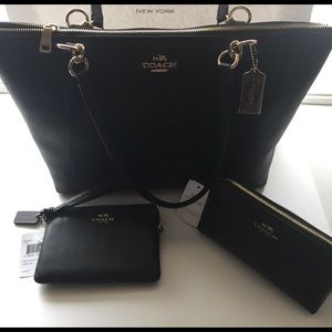 🆕PRICE FIRM Coach Ava Tote, Wristlet & cosmetic