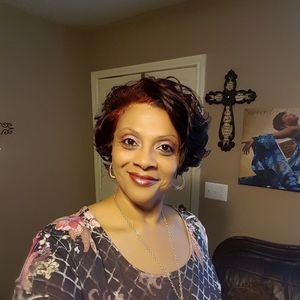 Meet your Posher, Lena