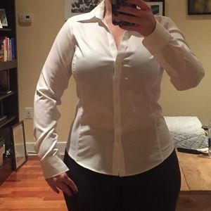 White collared no-iron buttoned shirt
