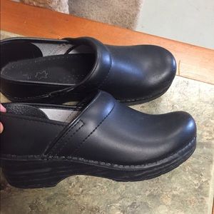 Size 39 Matte Black Danso