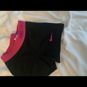 ✨BLACK NIKE PROS✨