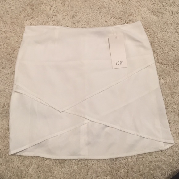 BRAND NEW! Tobi White Skirt