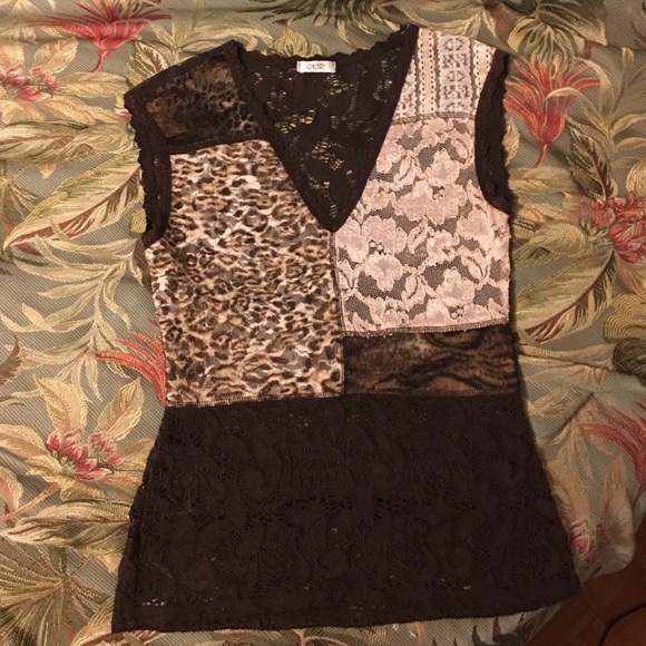 Cache lace tank top. - Picture 1 of 4