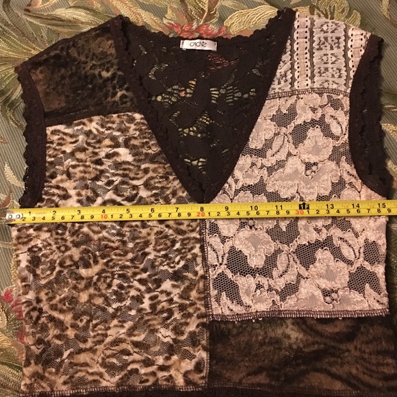 Cache lace tank top. - Picture 2 of 4