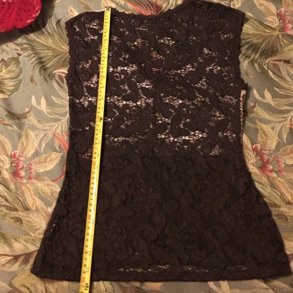 Cache lace tank top. - Picture 3 of 4