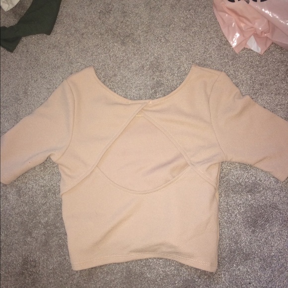 Crop top - Picture 2 of 3